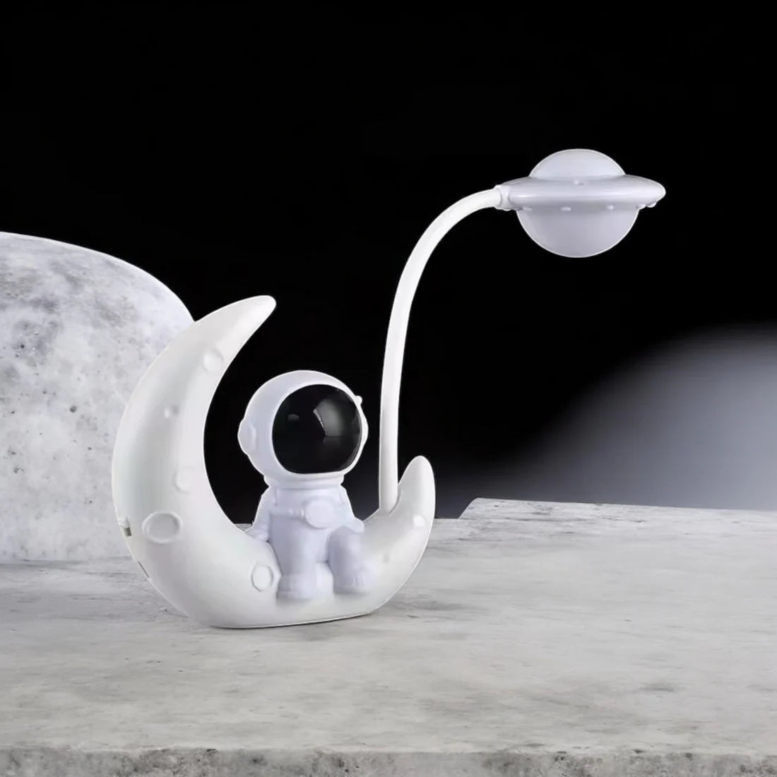 Astronaut Night Lamp